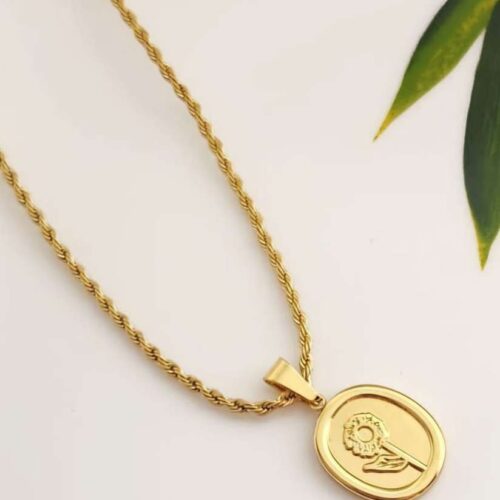 golden rose neckpiece