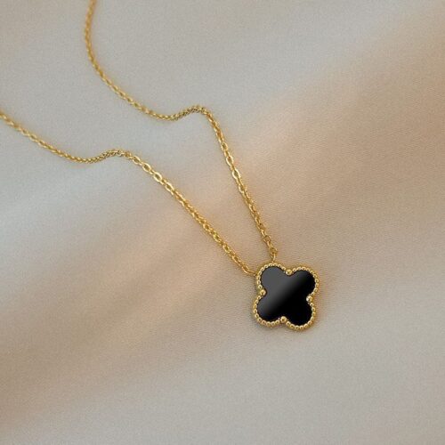Clover Neckpiece