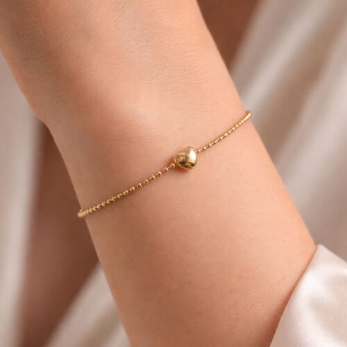 Minimal heart chain bracelet