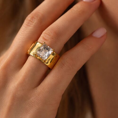 Regal Square ring